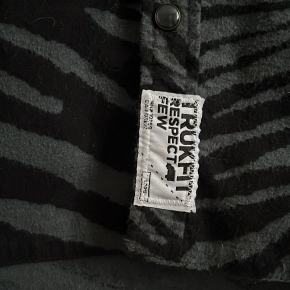 TRUKFIT Cotton Animal Print Flannel Button Down Shirt, Size L - Picture 8 of 8